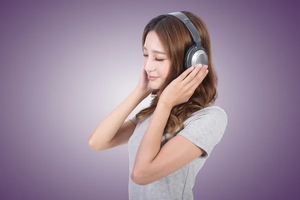 Woman enjoy the music — Stock Photo, Image