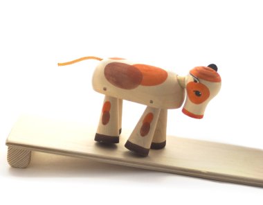 ahşap inek oyuncak