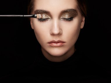 Güzel kadın yüzü