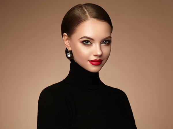 Krásná Mladá Žena Čistou Svěží Pletí Perfektní Make Beauty Fashion — Stock fotografie