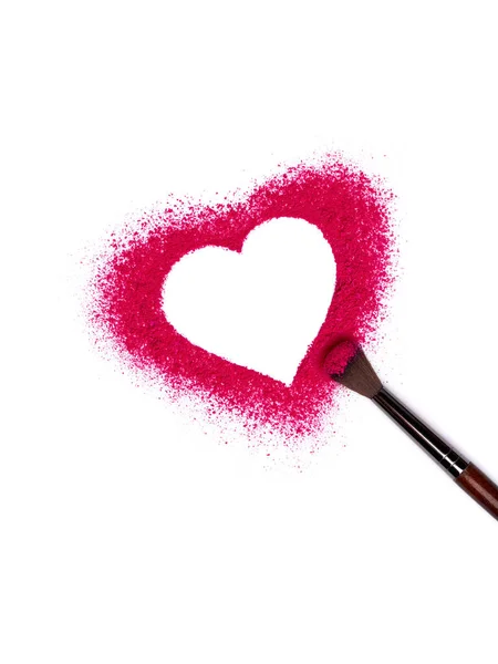 バレンタインデーの背景 ピンクの赤い粉眼の影の心の形に散在する 白い背景に隔離されている 化粧品 — ストック写真