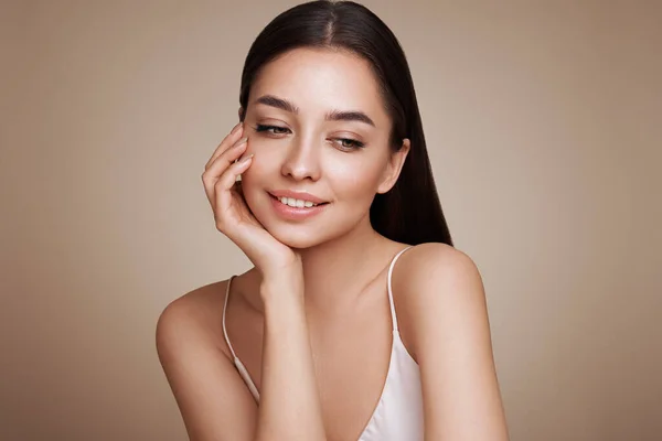 Portrait Beautiful Young Woman Clean Fresh Skin Model Healthy Skin — Stock Photo, Image