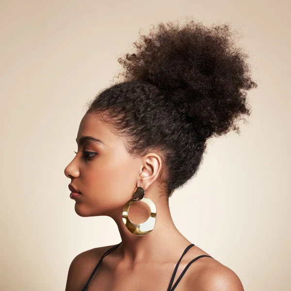 Retrato Belleza Una Chica Afroamericana Con Cabello Afro Hermosa Mujer — Foto de Stock