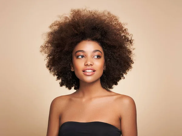 Szépség Portré Afro Hajú Afro Amerikai Lányról Gyönyörű Fekete Kozmetikumok — Stock Fotó