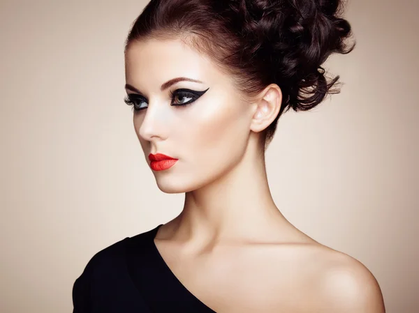 Portrait of beautiful sensual woman with elegant hairstyle — Stock Photo, Image