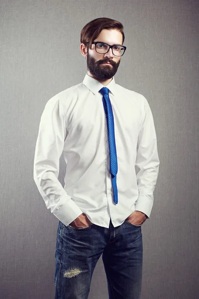 Portrait de bel homme à la barbe — Photo