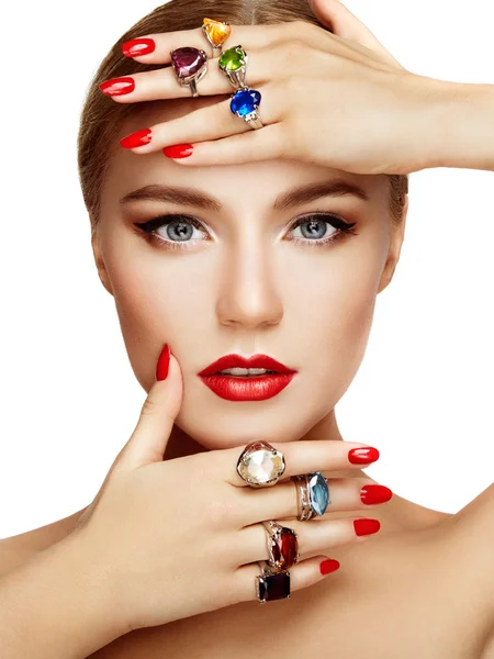 Retrato de mulher bonita com jóias — Fotografia de Stock
