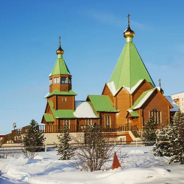 Polyarnye Zori, Russia, una nuova chiesa — Foto Stock