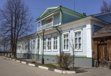 Gorodets, Rusya - 17 Nisan 2021: bu şehrin cazibesi. Tarihi ahşap ev, burası müze 