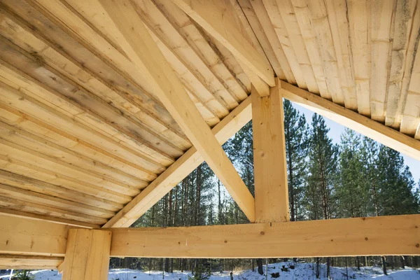 Binnenkant van een houten dak — Stockfoto