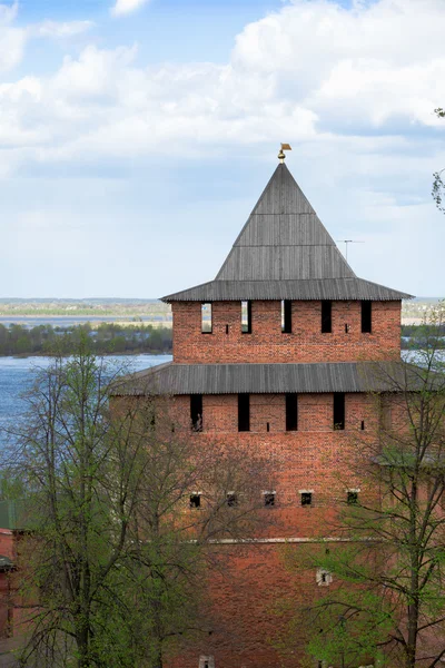 Ivanovskaya tower of the ancient Kremlin in Nizhny Novgorod. Rus — Stock Photo, Image