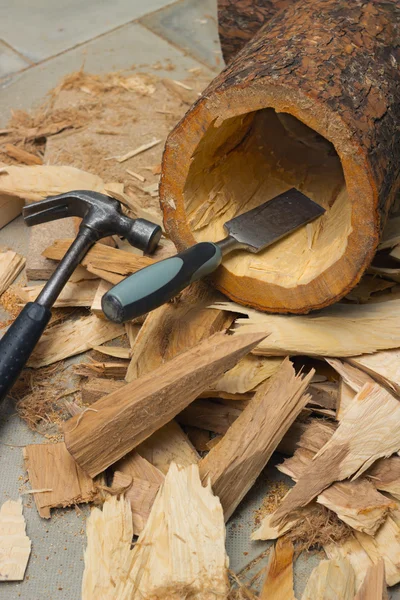 Slotting of internal cavity of birdhouse — Stock Photo, Image