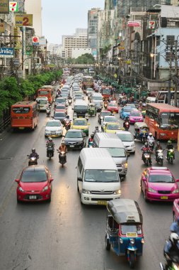 Yollarda Bangkok günlük büyük trafik akar