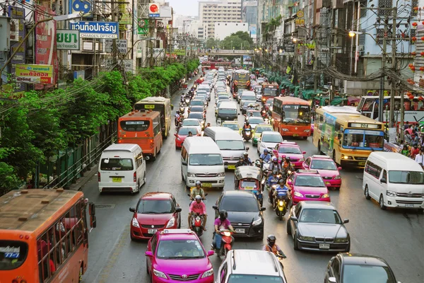 Ordinary big traffic flows on roads Bangkok — Stock Photo, Image