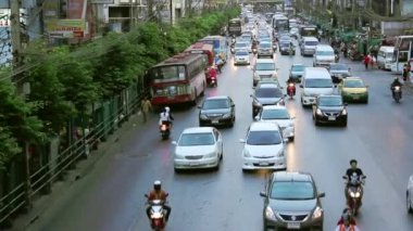 Yollarda Bangkok günlük büyük trafik akar