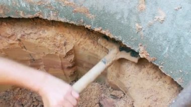 Kumlu toprak kuyuda kazma