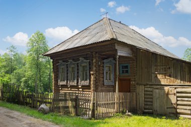 Çok eski kır evi oyma architraves ile