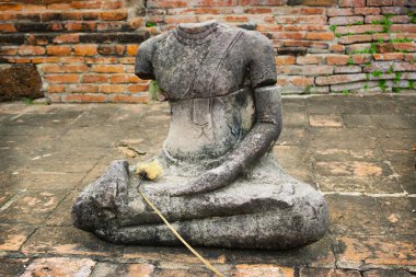 Wat Mahathat, Ayutthaya, Tayland başsız Buda heykeli