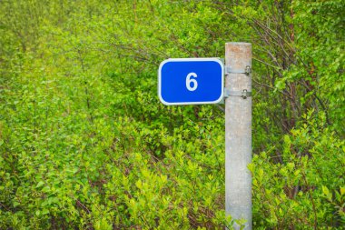 Milepost kilometre kilometrs yol kenarında üzerinde