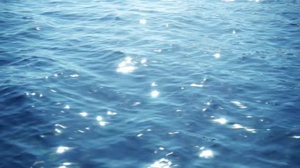 Surface de la mer ondulée 