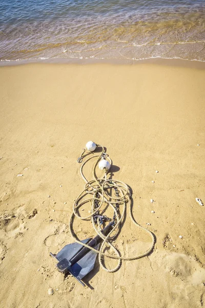 Kotwica na plaży — Zdjęcie stockowe