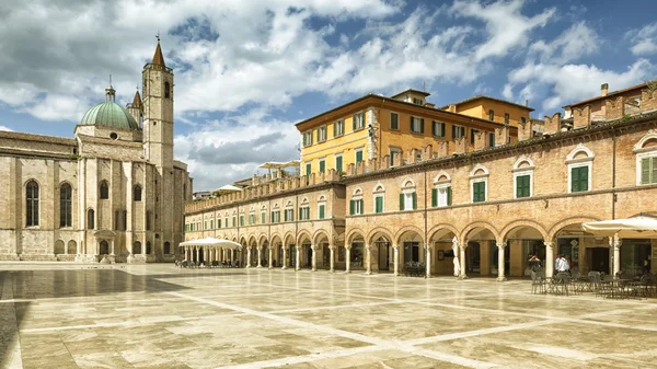 Piazza del Popolo ad Ascoli — Foto Stock