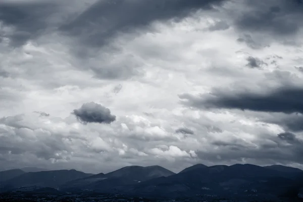 Nuages de mauvais temps — Photo