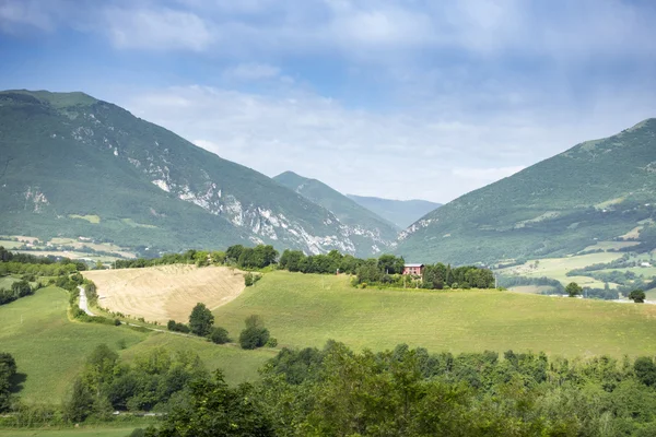 Panoramautsikt över landskapet i Marche — Stockfoto