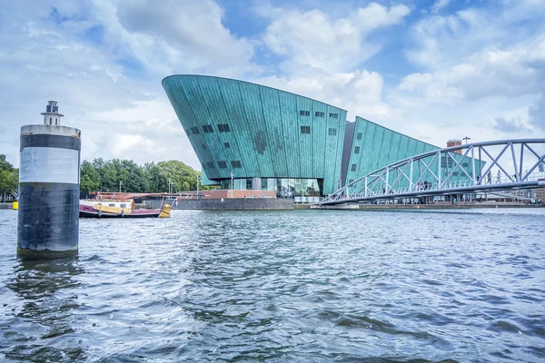 Amsterdam kanalları görünümünü — Stok fotoğraf