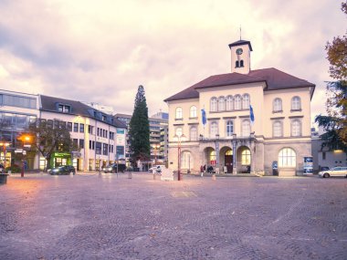 SINDELFINJEN, GERMANY - 30 Ekim 2020: Eski Sindelfingen belediye binası gün batımında