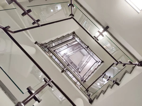 Uma Imagem Uma Escadaria Edifício Moderno — Fotografia de Stock