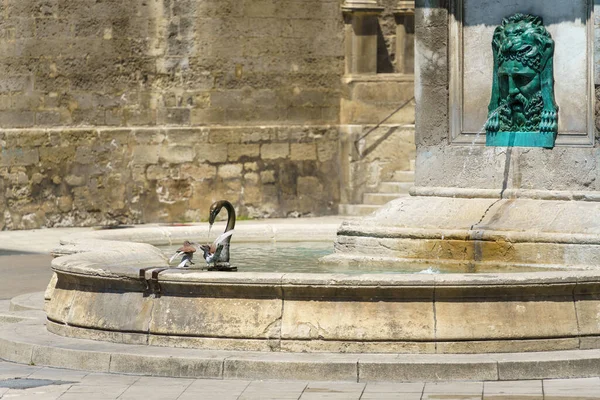 Image Hercules Fountain Arles — Zdjęcie stockowe