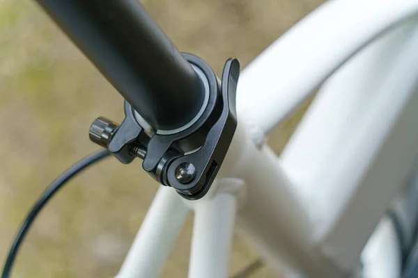 Een Afbeelding Van Een Fietszadel Quick Release — Stockfoto