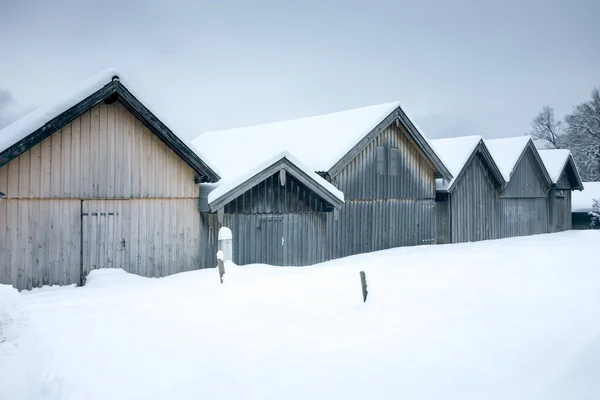 Schnee und Hütten — Stockfoto