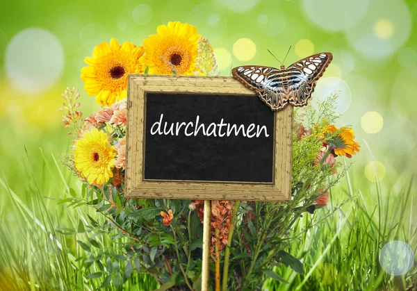 Kreidetafel im Garten — Stockfoto