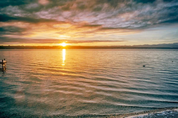 Salida del sol en el lago Starnberg — Foto de Stock