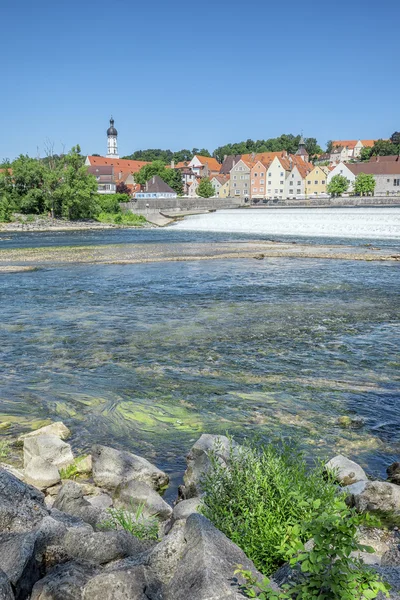 Utsikten från floden på Landsberg am Lech — Stockfoto