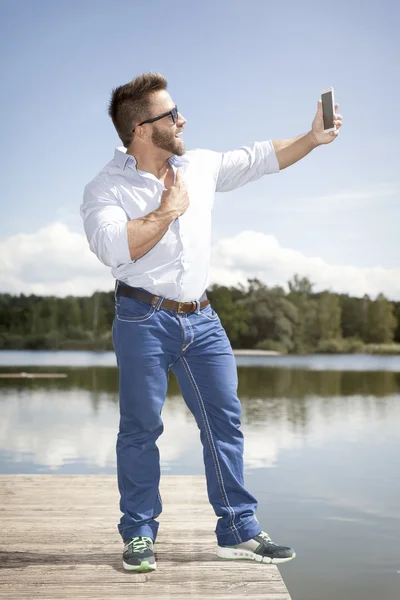 Bel homme prise selfie Images De Stock Libres De Droits