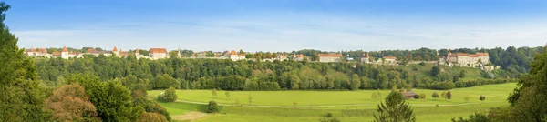 Zamek Burghausen w słoneczny dzień — Zdjęcie stockowe