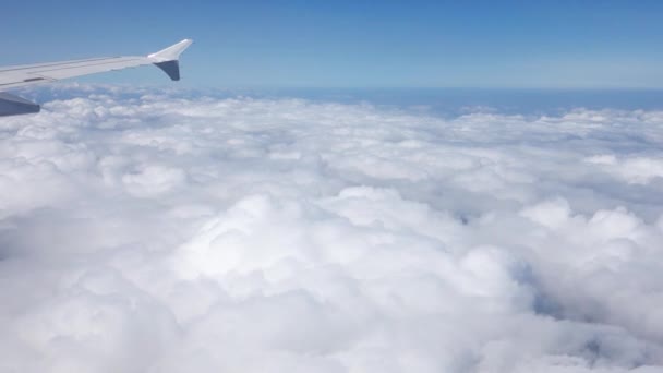 Vol au-dessus des nuages — Video