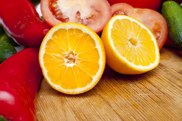 Naranja fresco en rodajas — Foto de Stock