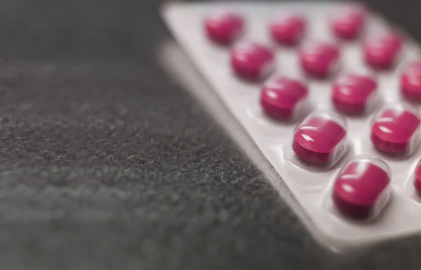 Блистерная упаковка таблеток "Розовых лекарств" — стоковое фото