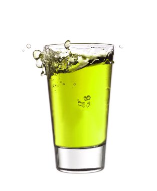 Splash bir bardak yeşil limonata