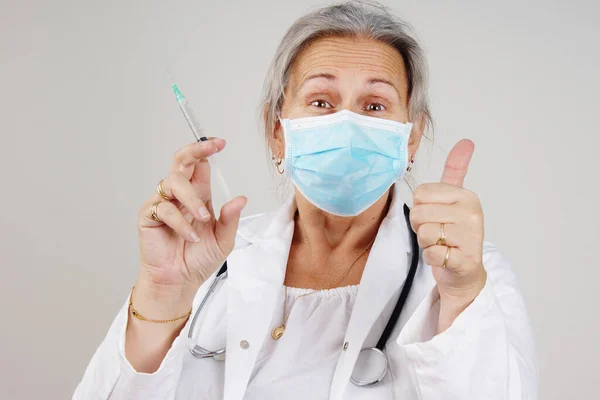 Relieved Healthcare Worker Doctor Nurse Covid Vaccine Concept — Stock Photo, Image