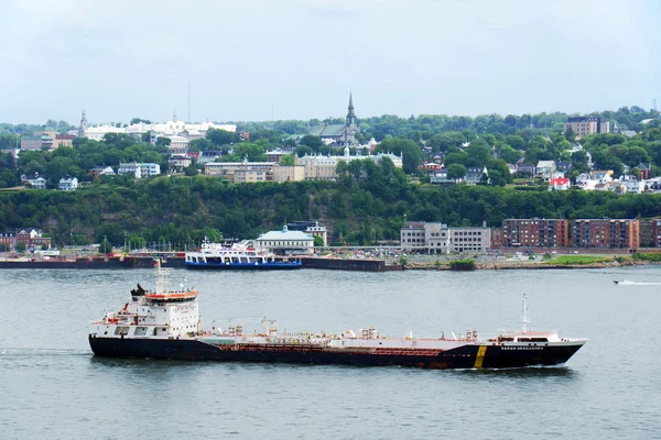 Oil tanker on the St Lawrence — Stock Photo, Image