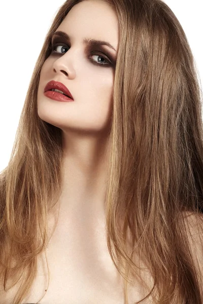 Schönheit Nahaufnahme Porträt der schönen jungen Frau Modell mit dunklen Abend Laufsteg Mode Augen Make-up lizenzfreie Stockfotos