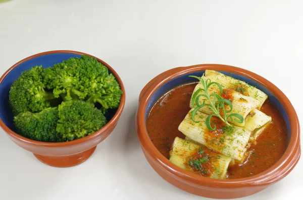 Stuffed pasta in sauce — Stock Photo, Image