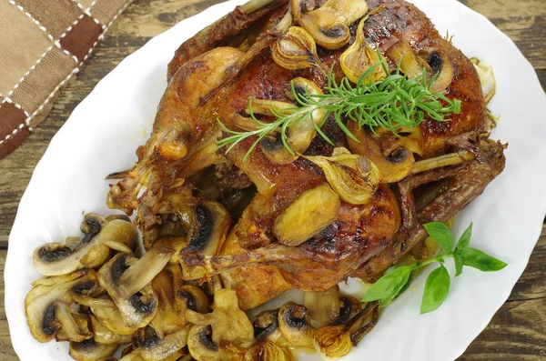 Whole roast honey duck — Stock Photo, Image