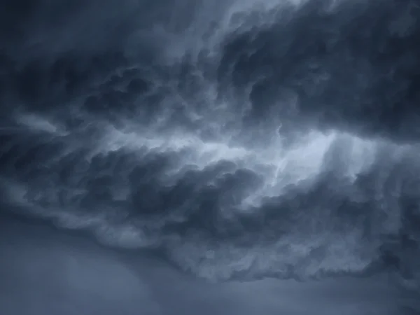 Синій бурхлива хмари — стокове фото