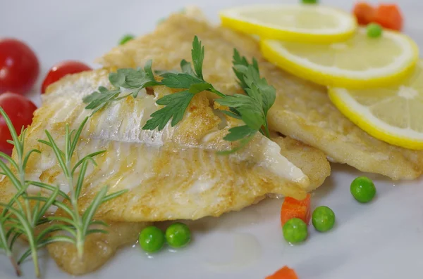 Stekt torsk fiskfilé — Stockfoto